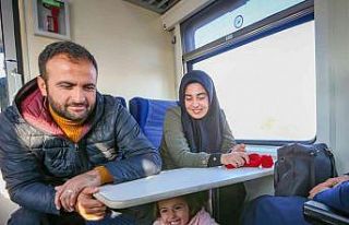 Gaziray ile entegre çalışan raybüs, yolculardan...