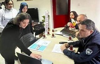 Genç İHA’cılardan itfaiyeye projelerini anlattı