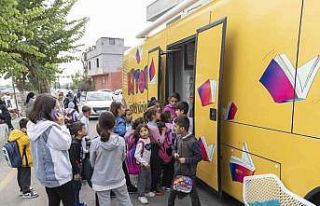 Gezici kütüphane mahalle mahalle geziyor