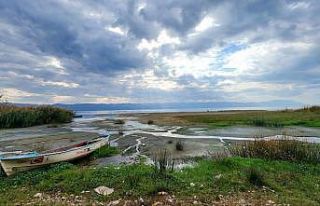 Göl çekildi, tekneler karada kaldı