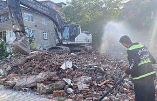 Gölcük’te 164 metruk bina yıkıldı
