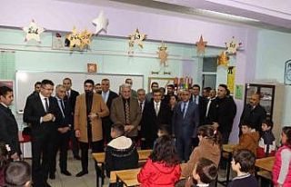 Gurbetten Sıladaki 1000 öğrenciye kışlık giysi...