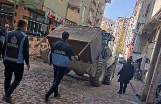 Hakkari’de kentin görünümünü bozan barakalar...
