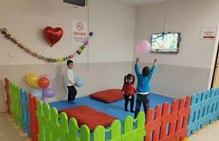 Hastanede tedaviye gelen çocuklara oyun alanı düzenlendi