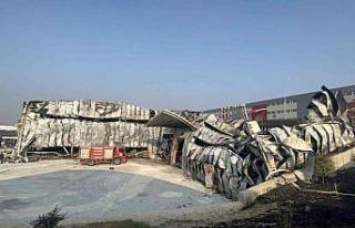 Hatay’da yanan fabrikadaki tahribat gün ağarınca...