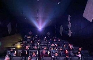 Hayatlarında ilk kez sinemaya gittiler