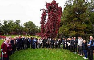 Huzurevi sakinlerini konuk etti