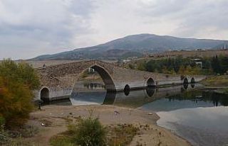 İhtişamlı duruşuyla Taş Köprü 5 asırdır ayakta