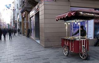 İstiklal Caddesi’ndeki tezgahlar kaldırıldı