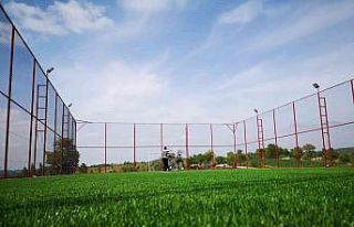 İvrindi’de halı saha inşaatları tamamlanıyor