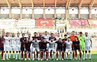 İzmir derbisi kol kola başladı