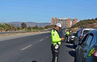 İzmir’de trafik denetimleri hız kesmeden devam...