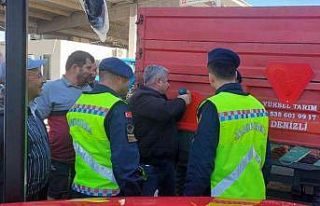 Jandarmadan tarım araçlarının karıştığı kazalara...