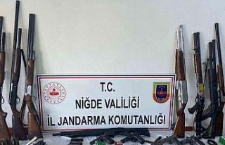 Jandarmanın operasyon düzenlediği ev cephanelik...