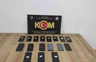 Kaçak cep telefonları ele geçirildi