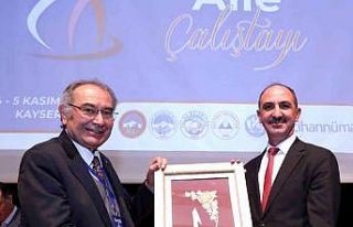 KAEÜ Rektörü Vatan Karakaya, Kayseri’de ‘Gençlik...