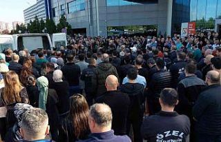 Kalbine yenilen güvenlik görevlisine tören