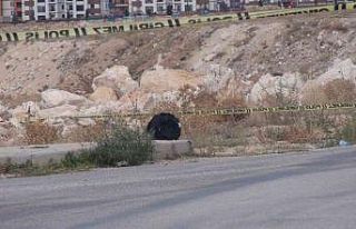 Kaldırım üzerindeki şüpheli çanta polisi alarma...