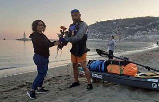 Kanosuyla bir ilke imza attı dört denizi kürek...