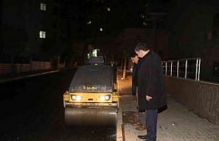 Karaköprü’de asfaltlama çalışmalarında gece...