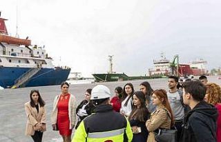 Kariyer Merkezi lojistikçileri sektöre hazırlıyor