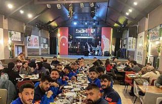 Kars 36 Spor’a moral yemeğe verildi