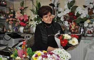 Kars’ta çiçekler öğretmenler için hazırlanıyor