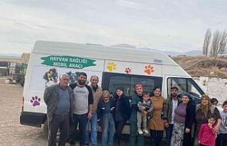 Kars’ta sokak hayvanlarını mobil araçla hizmet...