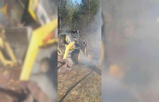 Kastamonu’da park halindeki iş makinesi yandı
