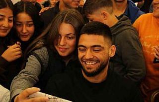 Kayserisporlu oyuncular, Tomarza’da öğrencilerle...