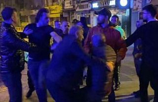 Kazanın ardından tekmeli yumruklu kavga kamerada