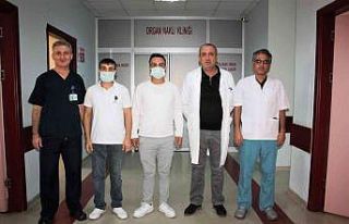 Kemoterapi tedavisinde böbreklerini kaybeden kardeşine...