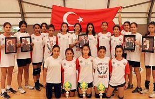 Kepez Hentbol Takımı’nın küçüklerinde hedef...