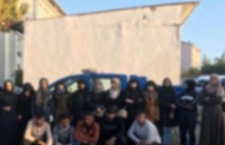Kilis’te metruk binada 16 düzensiz göçmen yakalandı