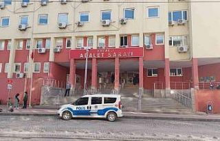 Kiralık araçla uyuşturucu ticareti yapıyorlardı,...