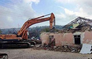 Kış turizmi destinasyonunda metruk ev temizliği