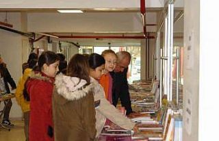 Kitap fuarına öğrencilerden yoğun ilgi