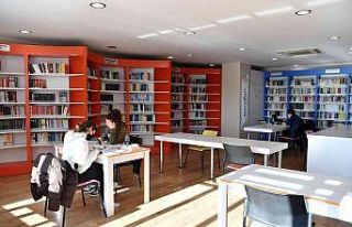 Konyaaltı kütüphanesi cumartesi de açık