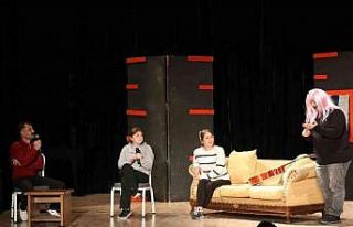 Körfez’de kahkahaya boğan stand up gösterisi