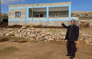 Korona virüsten ölen babalarının mezarını memleketine...