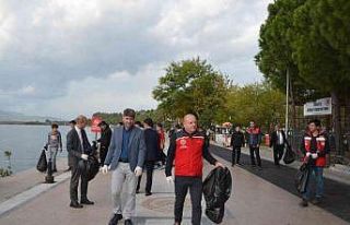 Köyceğiz’in 3 noktasında kıyı temizliği yapıldı