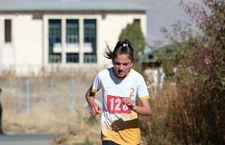 Krosta şampiyon Reşit Karabacak ve Karayazı