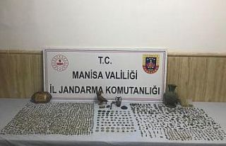 Kula’da tarihi eser operasyonu: 2 bin 385 adet tarihi...