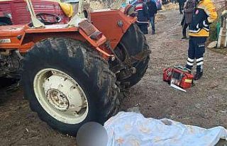 Kullandığı traktörün altında kaldı, olay yerinde...