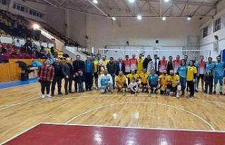 Kurumlar arasında düzenlenen 29 Ekim Cumhuriyet...