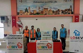 LÖSEV, Kanser İl Mücadele Eden Ailelere Et Yardımı...