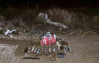 Madenden çalınan ürünler jandarma ekiplerince...