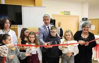 Marmaris’te şiirle resim sergide buluştu