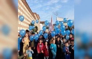 Mavi balonlar ‘diyabet için’ gökyüzünde