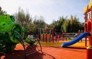 Merkezefendi’de parklar sonbahar bakımına alındı